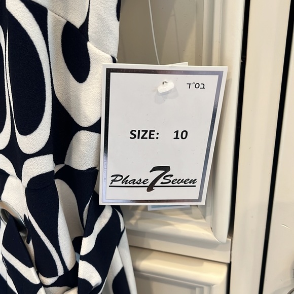 Phase 7 Dress. Size 10. Navy and White with tie at Waist. - Picture 3 of 6